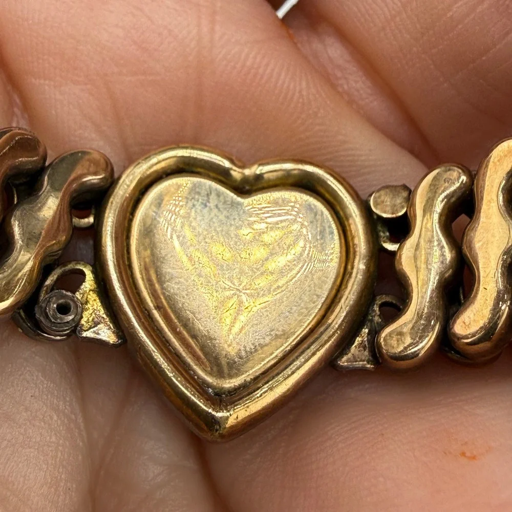 Vintage  D.F.B. Co. Carmen Expansion Bracelet WWII Sweetheart Gold Tone 5.5 READ